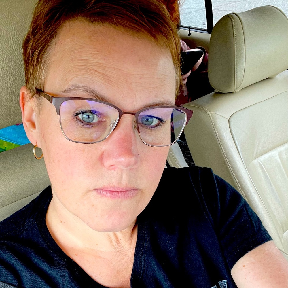 Meet your Posher, Angela